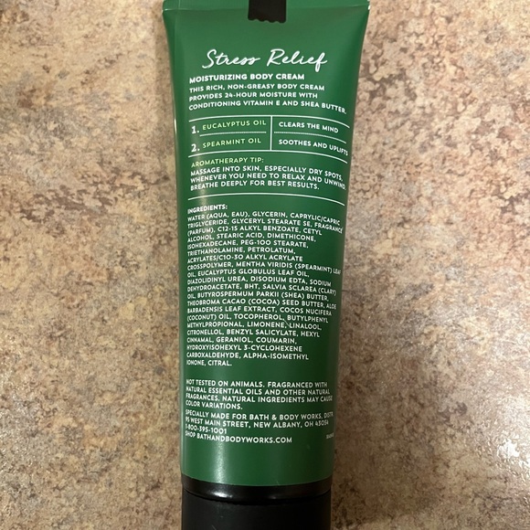 Bath & Body Works Aromatherapy Eucalyptus Spearmint Body Cream - Green - Picture 2 of 3
